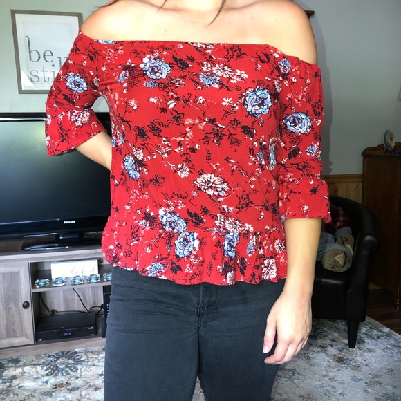 Off the shoulder shirt - Picture 3 of 4
